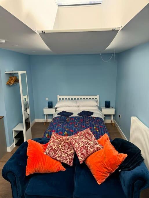 Studio, Ideally Located At Beautiful Lizard Point, Cornwall Apartamento Helston Exterior foto